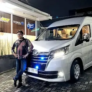 Customer Sewa Mobil dan Bus di Signal Holiday Jogja 5 Customer Sewa Mobil dan Bus di Signal Holiday Jogja 5